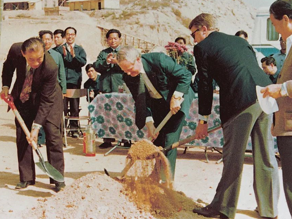 人民日報(bào) | 麥伯良：敢闖敢試，泥路走成幸福路